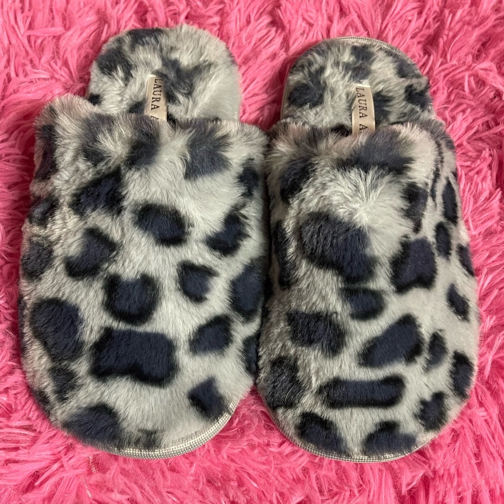 Faux Fur Leopard Print Slippers